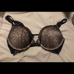 NWT Black lace Victoria Secret Push-up Bra 36B